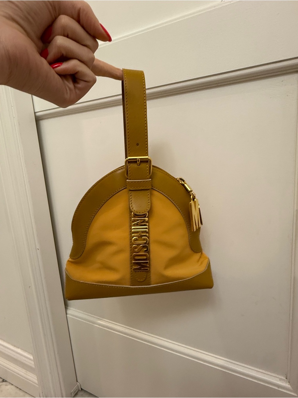 Vintage Moschino Mustard Dome Wristlet with Gold Logo - Picture 2 of 4